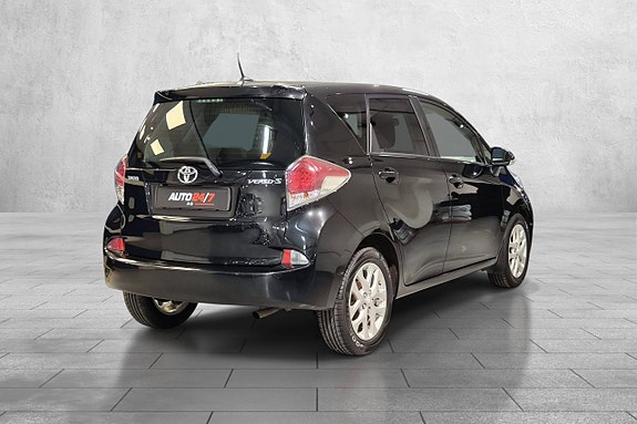 Toyota Verso-S 11 of 30