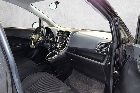 Toyota Verso-S 18 of 30