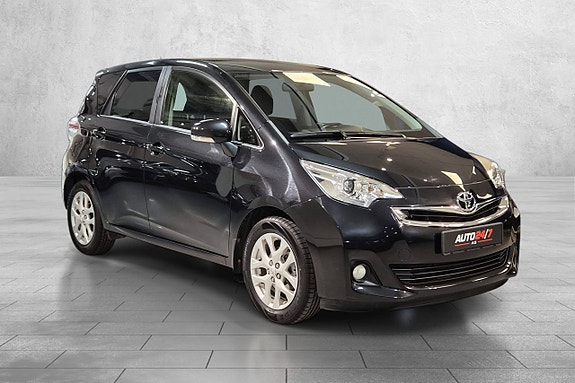 Toyota Verso-S 8 of 30