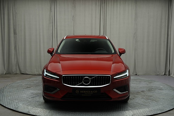 Volvo V60 2 of 30