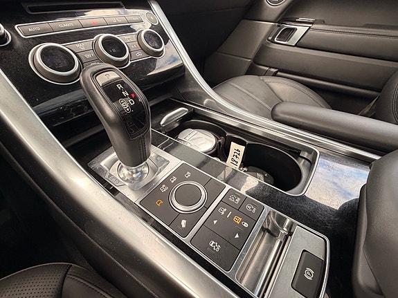 Land Rover Range Rover Sport 17 of 23