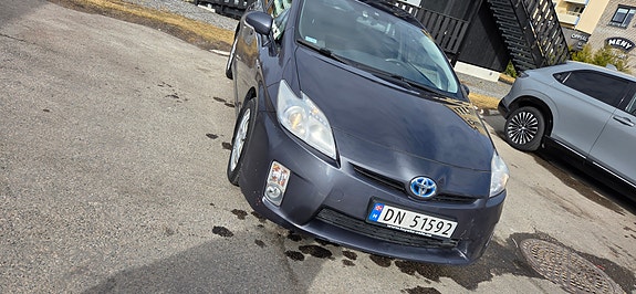 Toyota Prius 10 of 19