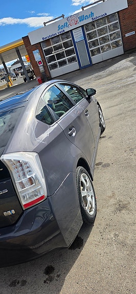 Toyota Prius 7 of 19