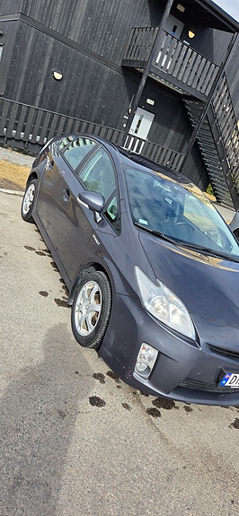 Toyota Prius 12 of 19
