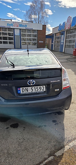 Toyota Prius 4 of 19