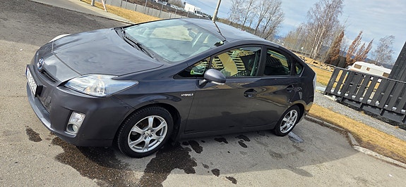 Toyota Prius 16 of 19
