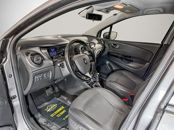 Renault Captur 10 of 24