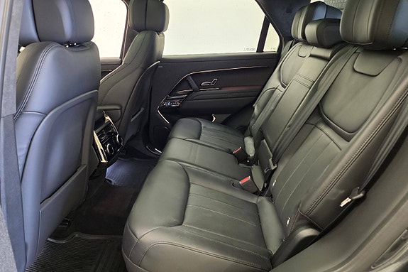 Land Rover Range Rover Sport 22 of 30