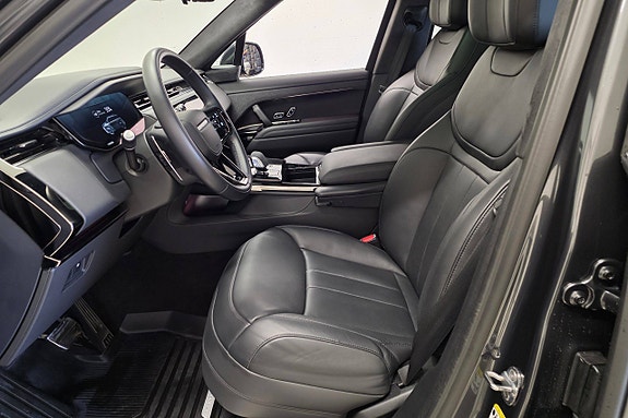 Land Rover Range Rover Sport 18 of 30