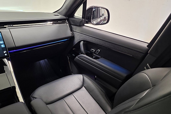 Land Rover Range Rover Sport 28 of 30