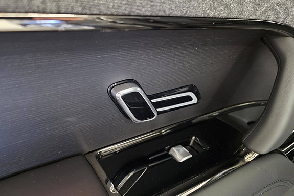 Land Rover Range Rover Sport 23 of 30