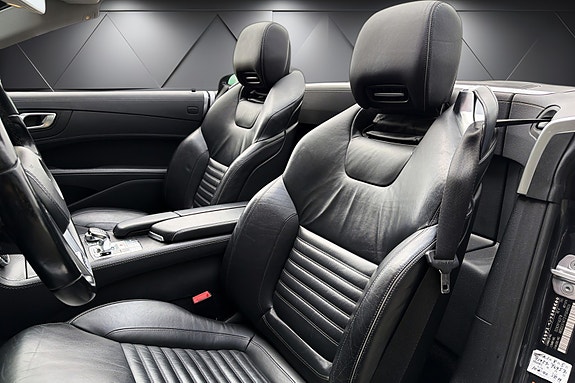 Mercedes-Benz SL500 12 of 22
