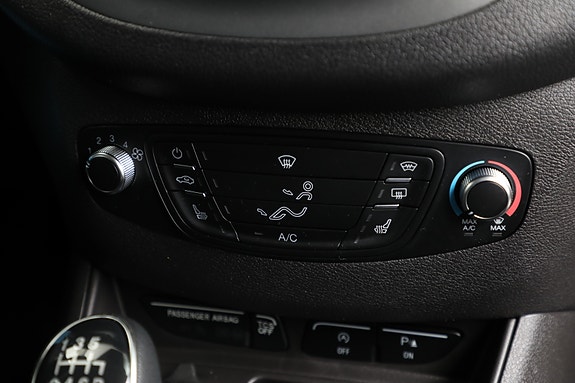 Ford Transit Courier 15 of 30
