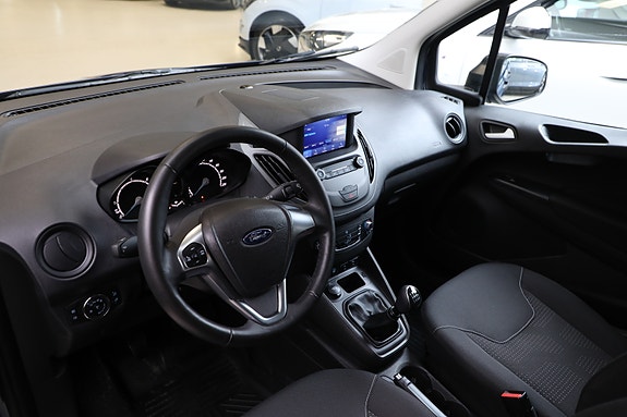 Ford Transit Courier 19 of 30