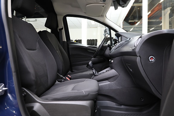 Ford Transit Courier 18 of 30