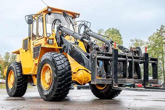 Volvo L70 2 of 28
