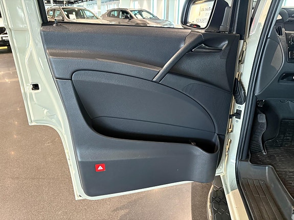 Mercedes-Benz Vito 113 23 of 28