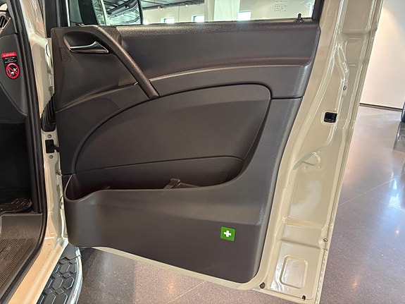 Mercedes-Benz Vito 113 11 of 28