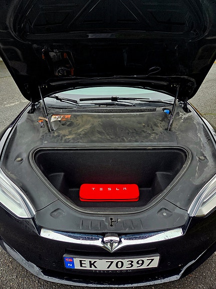 Tesla Model S 12 of 12