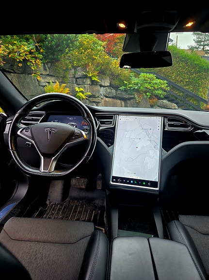 Tesla Model S 6 of 12