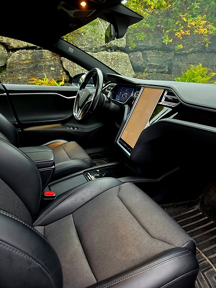 Tesla Model S 7 of 12