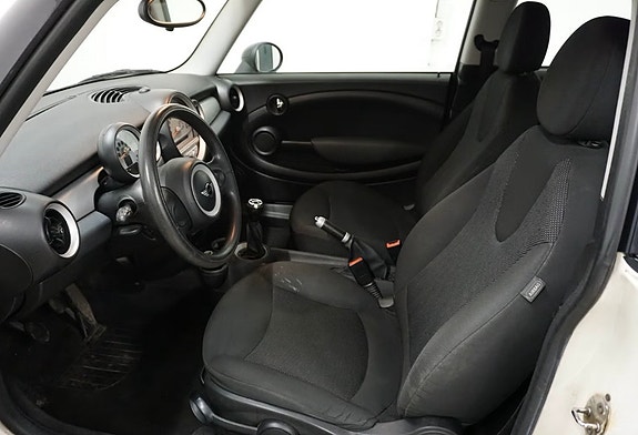 MINI Cooper 9 of 11