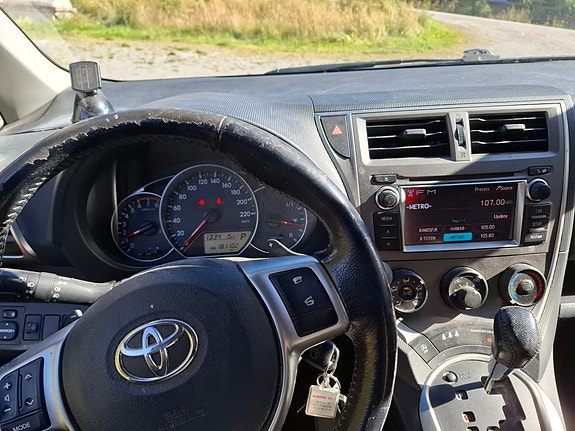 Toyota Verso-S 4 of 7