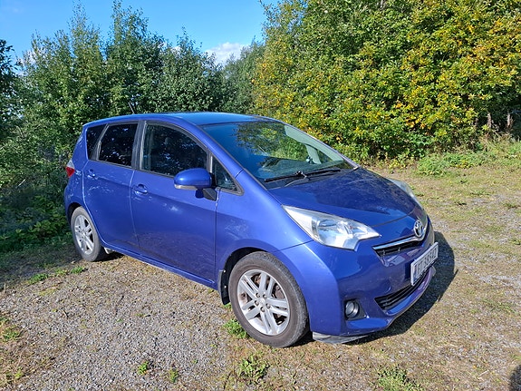 Toyota Verso-S 2 of 7