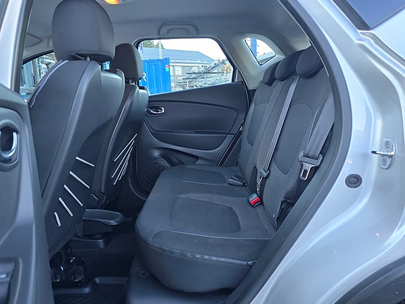 Renault Captur 10 of 30