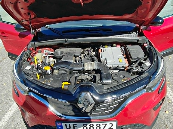 Renault Captur 2 of 16