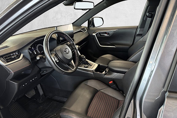 Toyota RAV4 Plug-in Hybrid 9 of 28