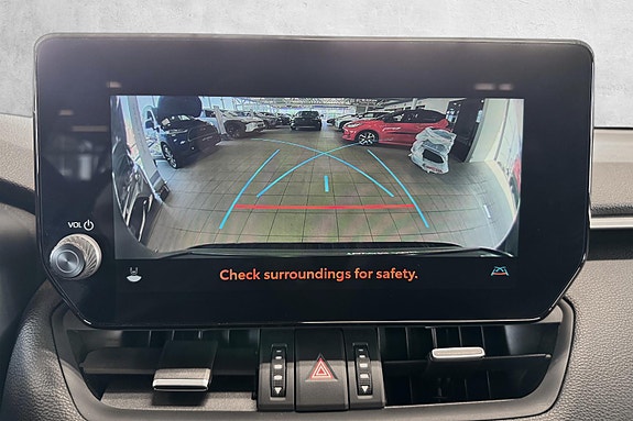 Toyota RAV4 Plug-in Hybrid 17 of 28