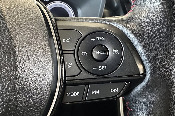 Toyota RAV4 Plug-in Hybrid 12 of 28
