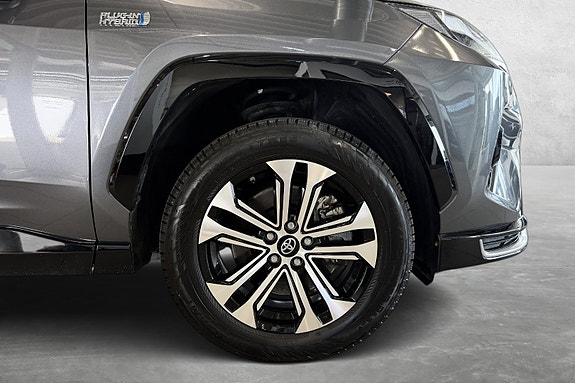 Toyota RAV4 Plug-in Hybrid 27 of 28