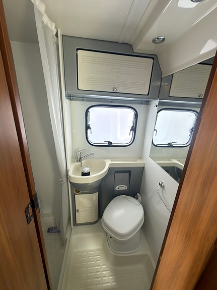 Ford Transit 7 of 9