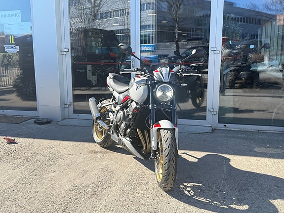 Triumph Trident 800 – 113 hk | Quickshifter *Kampanje* 3 of 8
