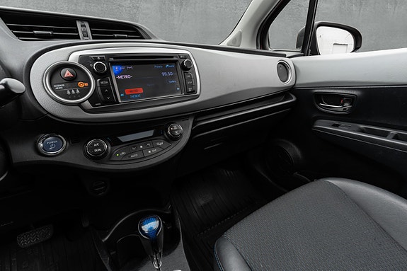 Toyota Yaris 20 of 30