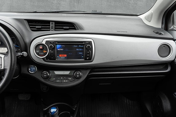 Toyota Yaris 19 of 30