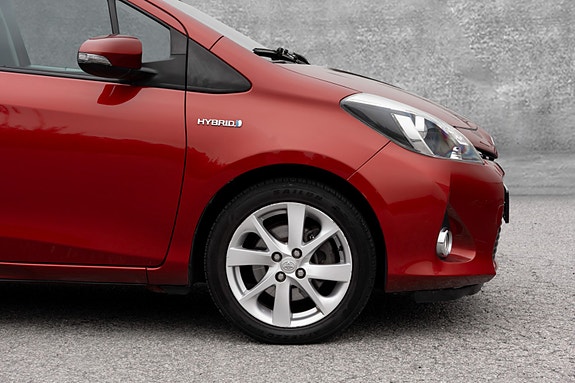 Toyota Yaris 11 of 30