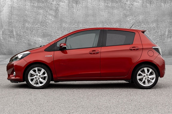 Toyota Yaris 9 of 30