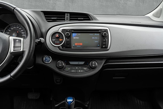 Toyota Yaris 24 of 30