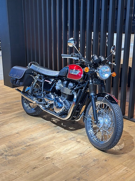 Triumph Bonneville T100 4 of 10