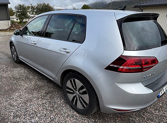 Volkswagen e-Golf VII 6 of 22