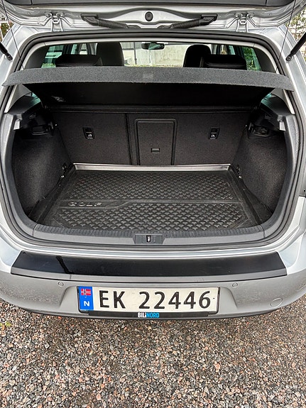 Volkswagen e-Golf VII 21 of 22