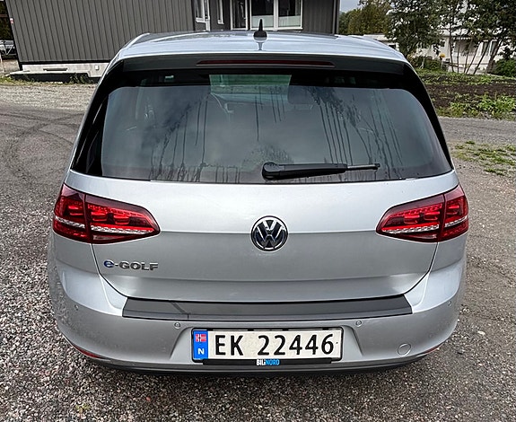 Volkswagen e-Golf VII 2 of 22