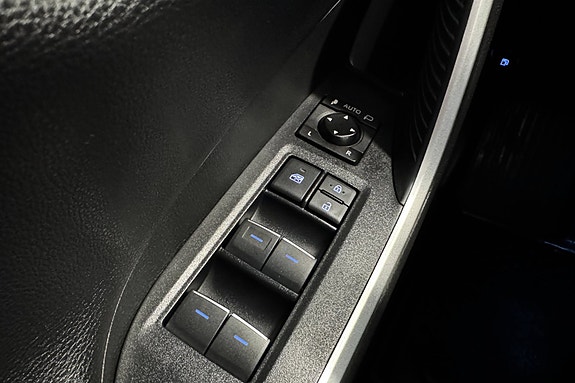 Toyota RAV4 Plug-in Hybrid 27 of 30
