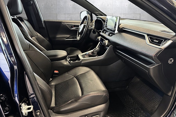 Toyota RAV4 Plug-in Hybrid 24 of 30