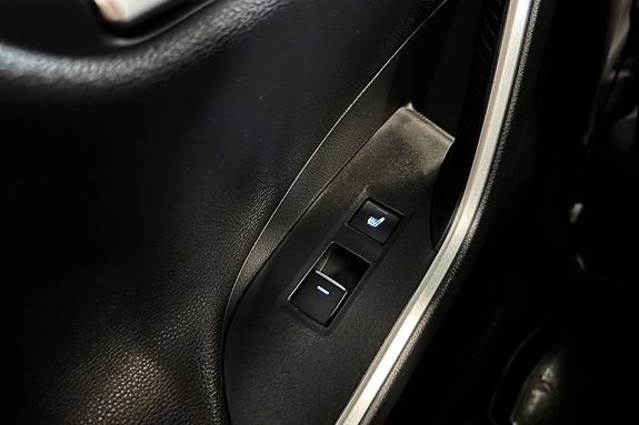 Toyota RAV4 Plug-in Hybrid 19 of 30