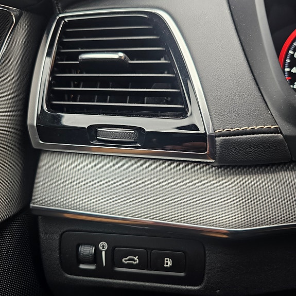 Volvo XC90 27 of 30