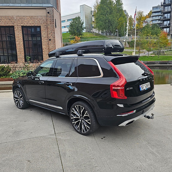 Volvo XC90 4 of 30